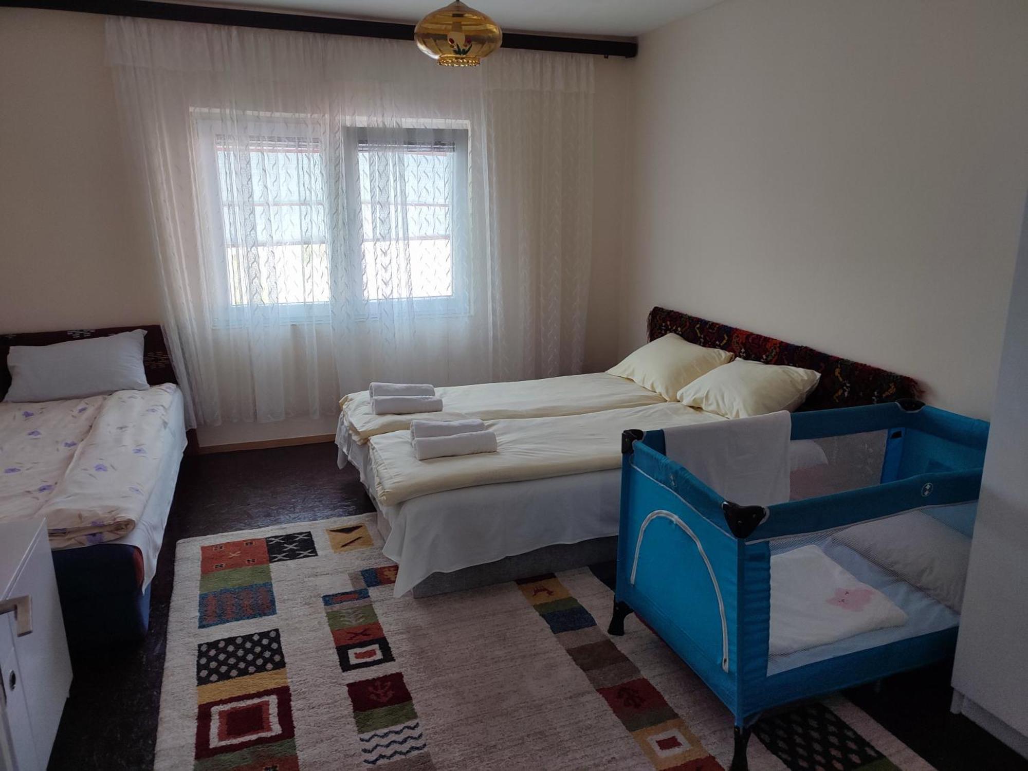 Cemerno Cottage Gacko Exterior foto